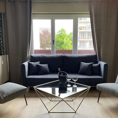 Appartement De Charme Au Pied De La Basilique Saint Remi Reims Exterior foto